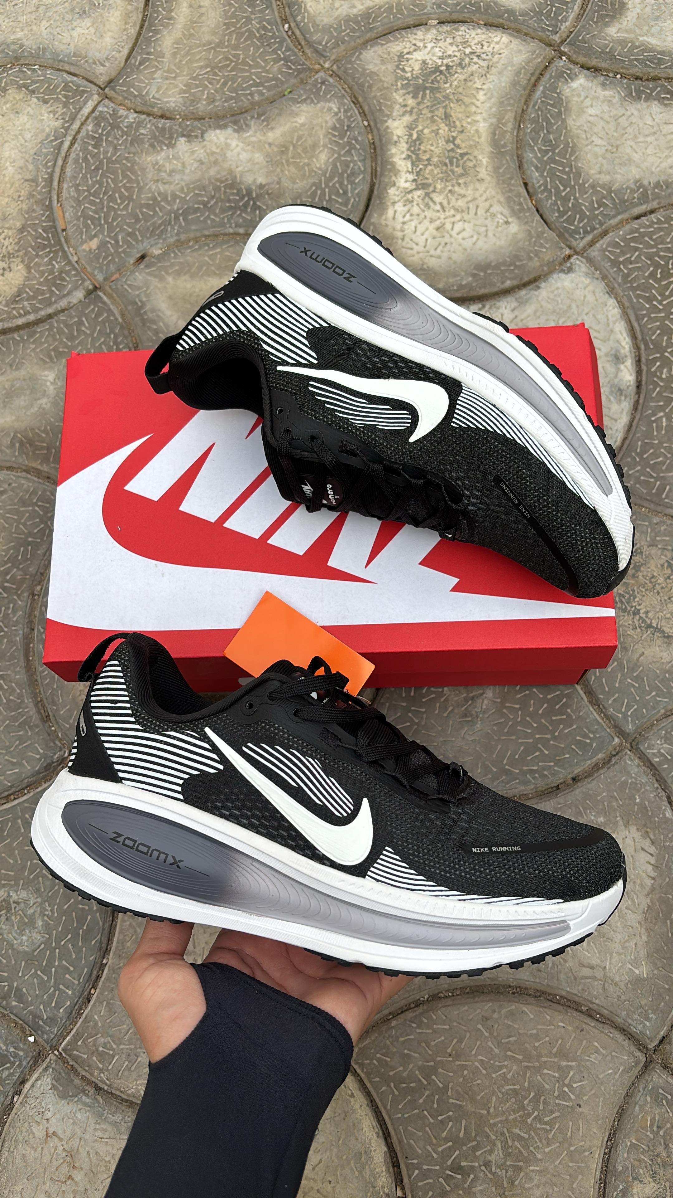 Nike zoom vomero 18 
10@ top quality
41 to 45